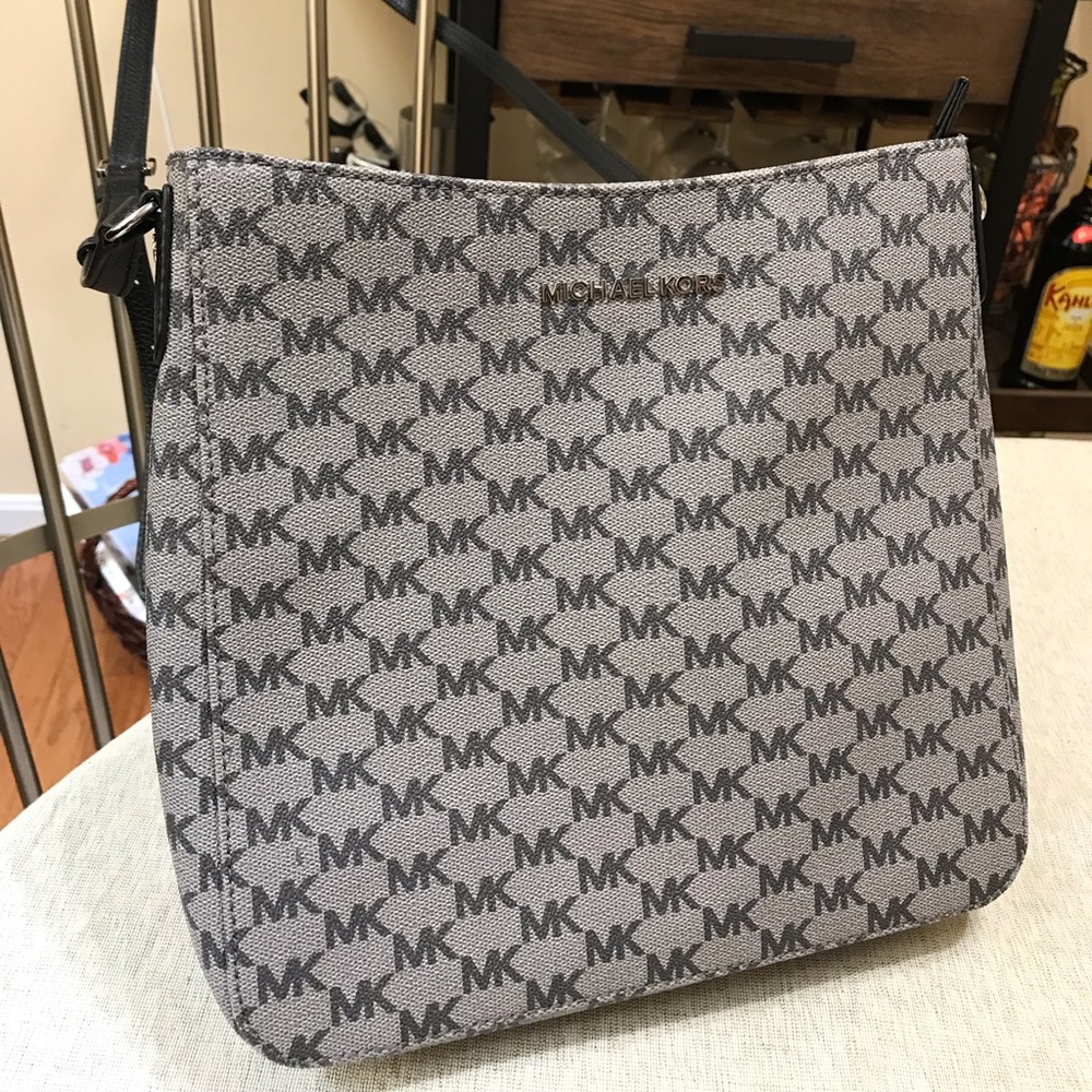 Michael Kors shoulder bag.